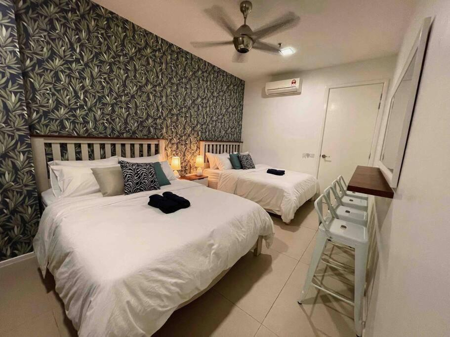 New Arcoris Mont Kiara Huge Balcony For 8 Pax 2 Bedroom -garden-