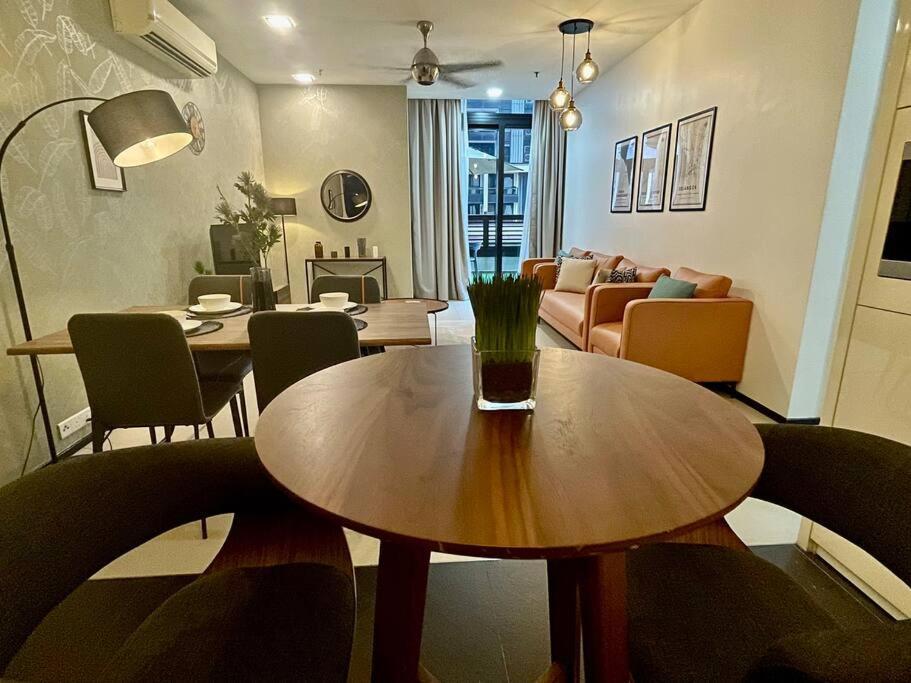 New Arcoris Mont Kiara Huge Balcony For 8 Pax 2 Bedroom -garden- * Kuala Lumpur