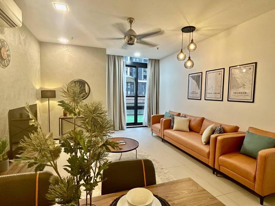 New Arcoris Mont Kiara Huge Balcony For 8 Pax 2 Bedroom -garden- Kuala Lumpur