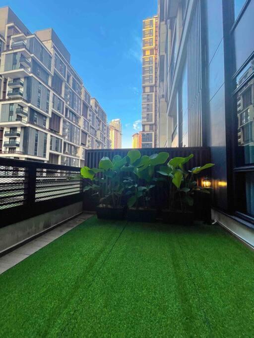 New Arcoris Mont Kiara Huge Balcony For 8 Pax 2 Bedroom -garden- Pangsapuri Kuala Lumpur