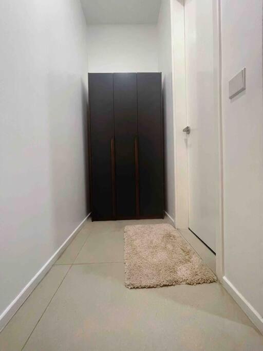 Pangsapuri New Arcoris Mont Kiara Huge Balcony For 8 Pax 2 Bedroom -garden- Kuala Lumpur