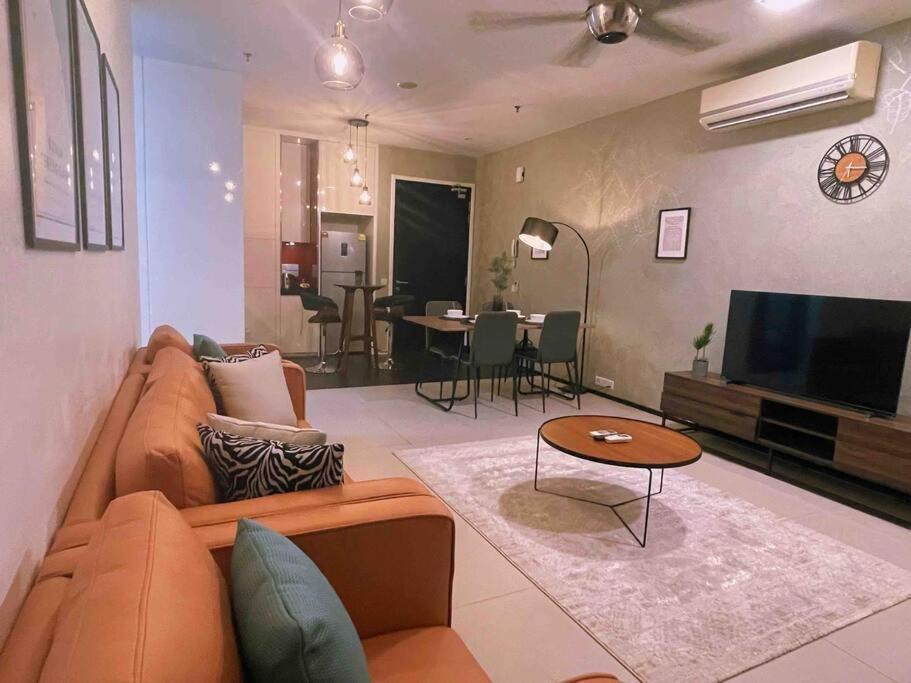 New Arcoris Mont Kiara Huge Balcony For 8 Pax 2 Bedroom -garden- * Kuala Lumpur